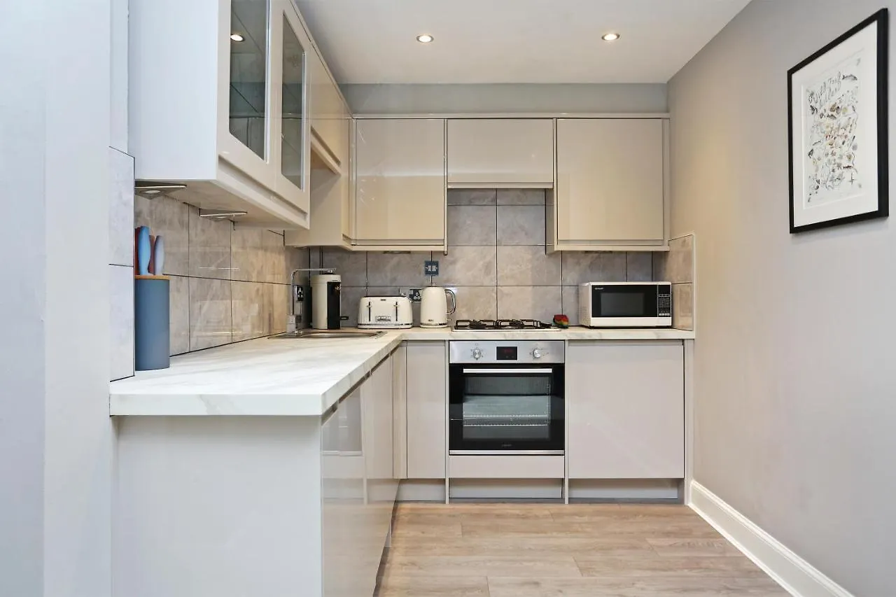 Altido Stunning 2Br Apt With Private Entrance In New Town Apartment Edinburgh